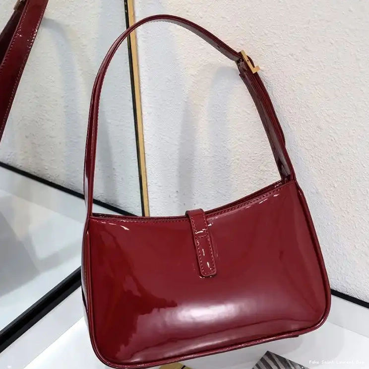 CHEAP Hobo Le A Bag Patent Saint Laurent Red Leather 7 5 Gold In 0210