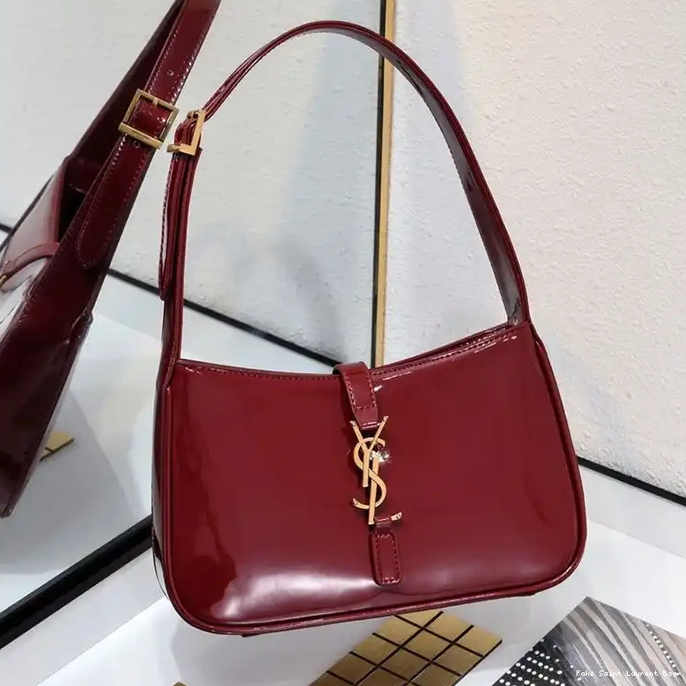 CHEAP Hobo Le A Bag Patent Saint Laurent Red Leather 7 5 Gold In 0210